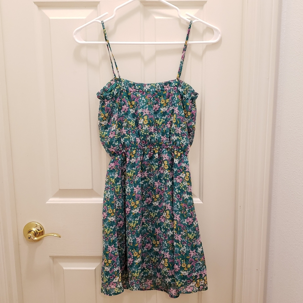 3/$25 🥂 H&M green sleeveless floral chiffon dress
